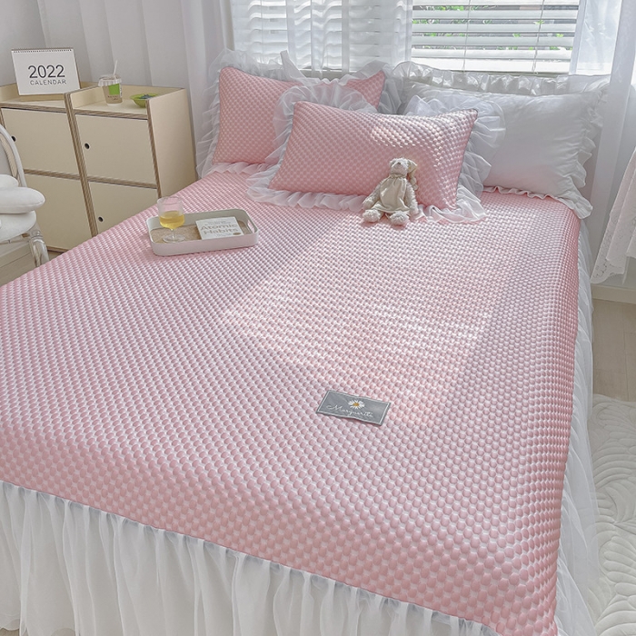 91家纺网 家纺一手货源 找家纺 眠帛家居  2022春夏爆款冰豆豆凉席床裙款 公主粉