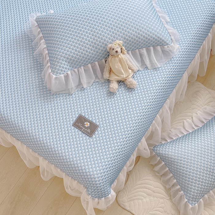 91家纺网 家纺一手货源 找家纺 眠帛家居  2022春夏爆款冰豆豆凉席床裙款 公主蓝