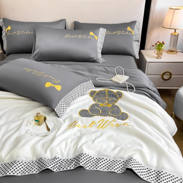 91家纺网 家纺一手货源 找家纺 眠帛家居 2022新款元气熊刺绣夏被四件套 元气熊灰