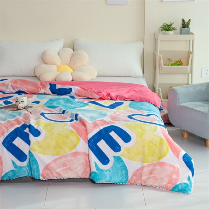 91家纺网 家纺一手货源 找家纺 畅销被业 2022水洗棉印花被夏被 爱心