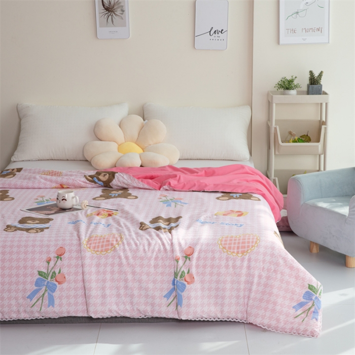 91家纺网 家纺一手货源 找家纺 畅销被业 2022水洗棉印花被夏被 抱抱熊