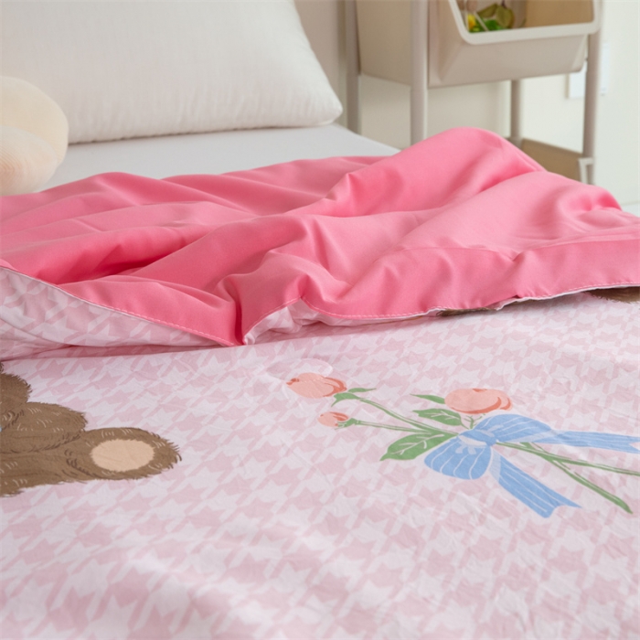 91家纺网 家纺一手货源 找家纺 畅销被业 2022水洗棉印花被夏被 抱抱熊