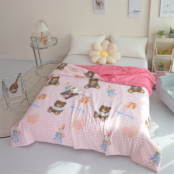 91家纺网 家纺一手货源 找家纺 畅销被业 2022水洗棉印花被夏被 抱抱熊