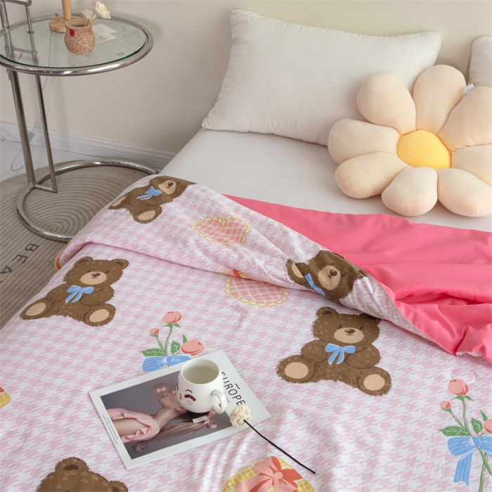 91家纺网 家纺一手货源 找家纺 畅销被业 2022水洗棉印花被夏被 抱抱熊