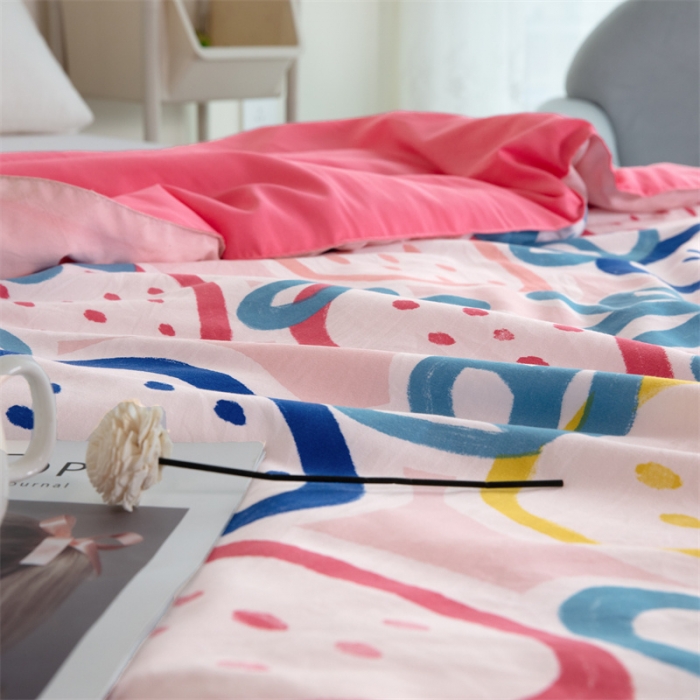 91家纺网 家纺一手货源 找家纺 畅销被业 2022水洗棉印花被夏被 大草莓