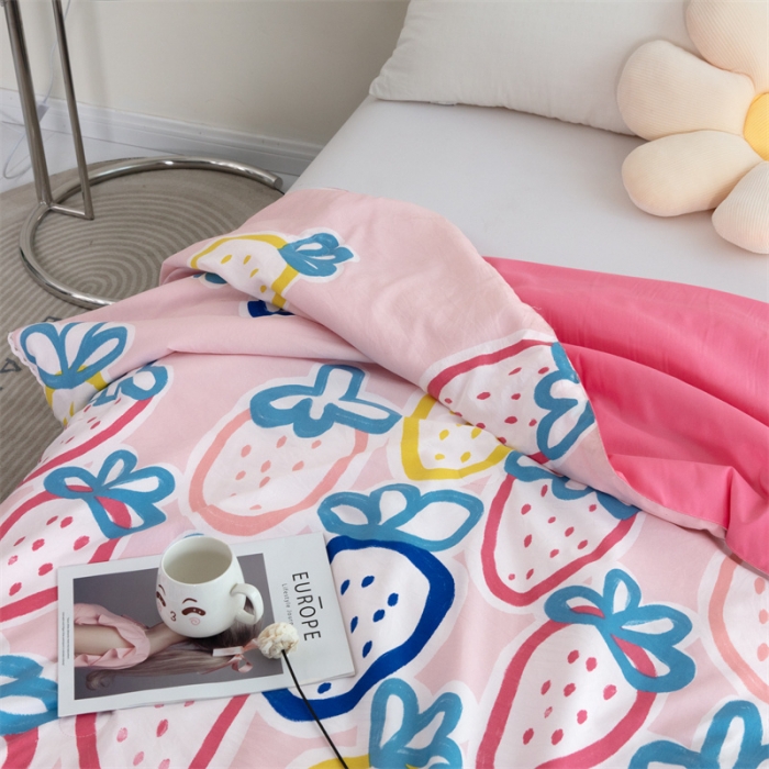 91家纺网 家纺一手货源 找家纺 畅销被业 2022水洗棉印花被夏被 大草莓