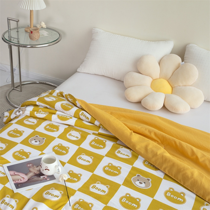 91家纺网 家纺一手货源 找家纺 畅销被业 2022水洗棉印花被夏被 可爱熊