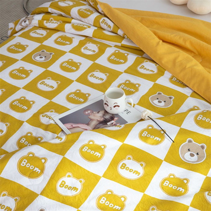 91家纺网 家纺一手货源 找家纺 畅销被业 2022水洗棉印花被夏被 可爱熊