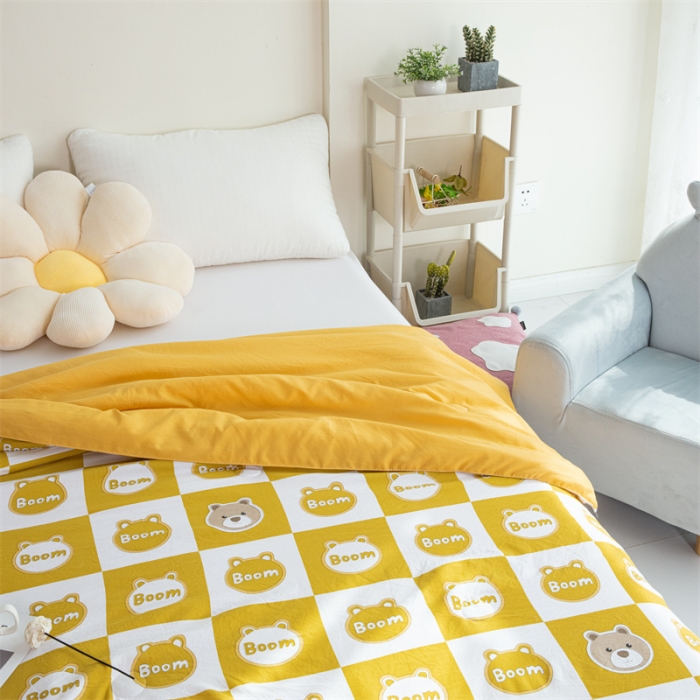 91家纺网 家纺一手货源 找家纺 畅销被业 2022水洗棉印花被夏被 可爱熊