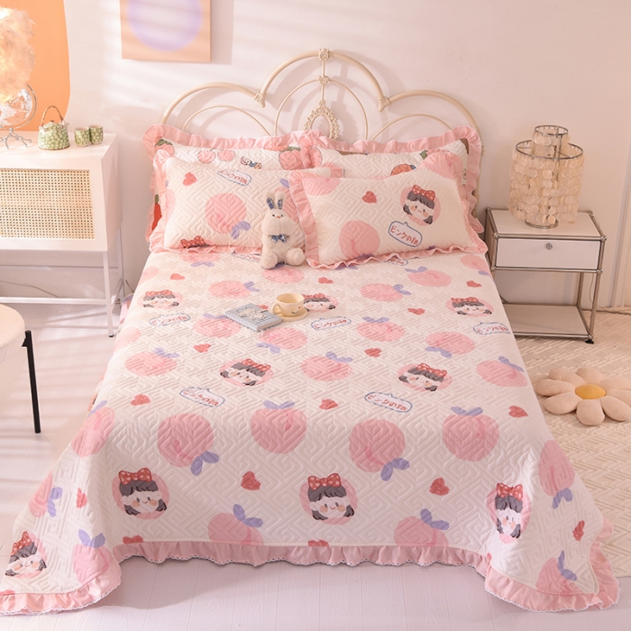 91家纺网 家纺一手货源 找家纺 美达家纺 新款全棉夹棉防滑可机洗花边床盖款软席 白桃女孩