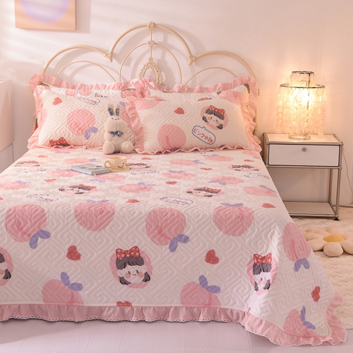 91家纺网 家纺一手货源 找家纺 美达家纺 新款全棉夹棉防滑可机洗花边床盖款软席 白桃女孩