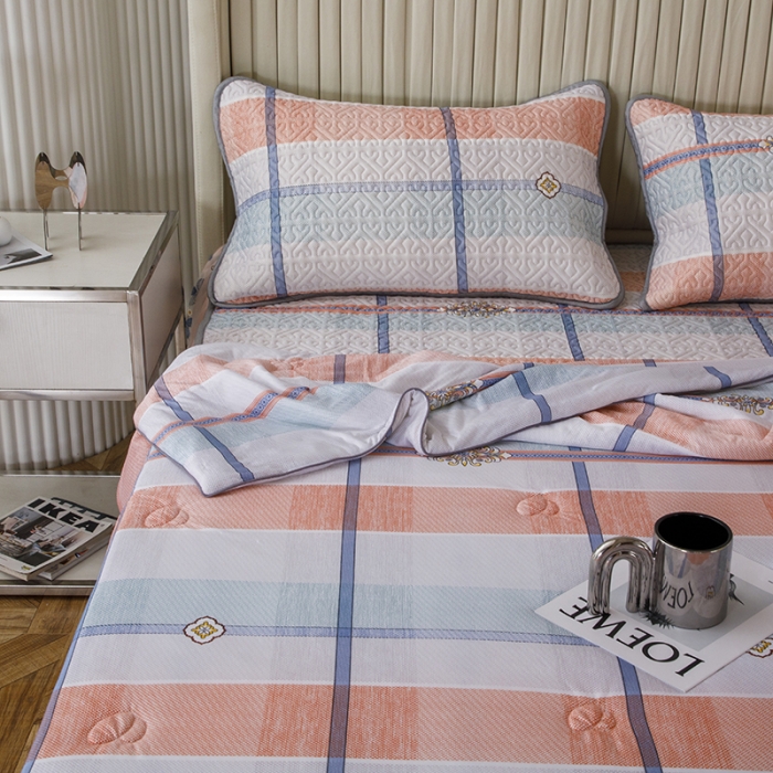 91家纺网 家纺一手货源 找家纺 纽缦 2022新款凉感丝乳胶凉席花卉夏被床裙四件套 大方格