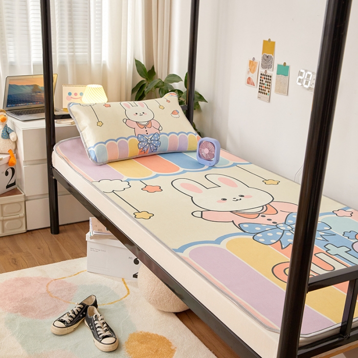 91家纺网 家纺一手货源 找家纺 世爵 2022新款数码印花学生冰丝席 彩虹兔