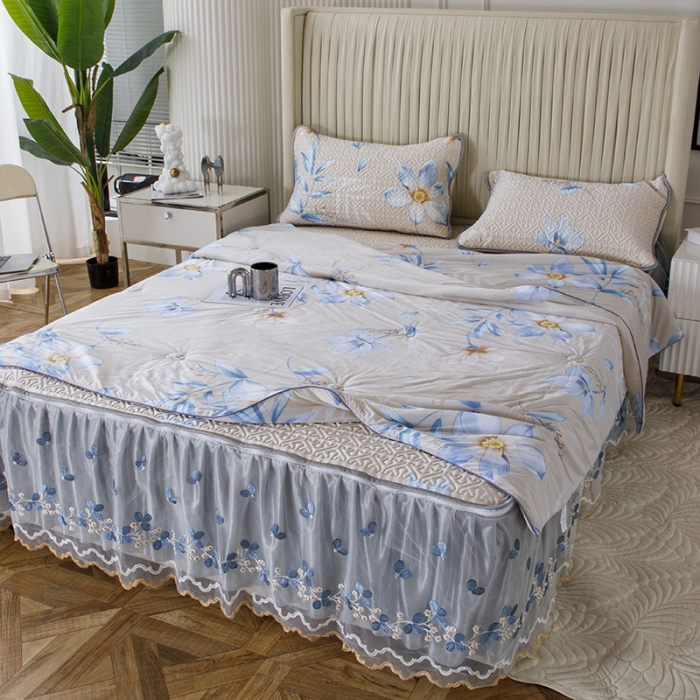 91家纺网 家纺一手货源 找家纺 纽缦 2022新款凉感丝乳胶凉席花卉夏被床裙四件套 花间驼