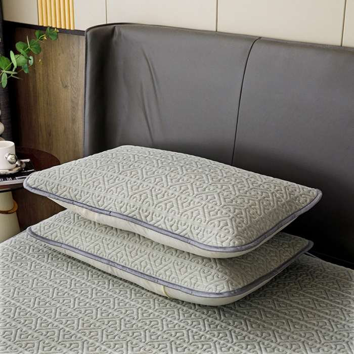 91家纺网 家纺一手货源 找家纺 纽缦2022新款凉感丝乳胶凉席纯色夏被床裙四件套 肌理纹淡绿