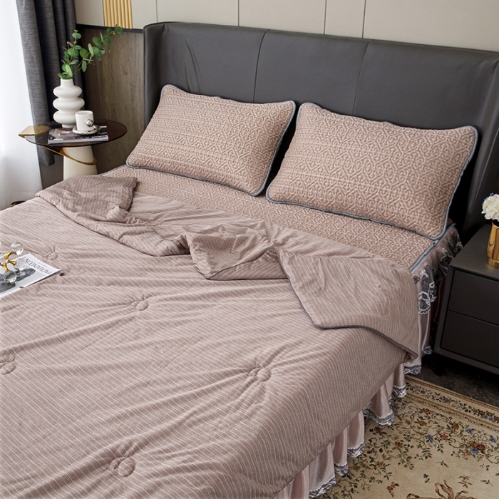 91家纺网 家纺一手货源 找家纺 纽缦2022新款凉感丝乳胶凉席纯色夏被床裙四件套 肌理纹豆沙