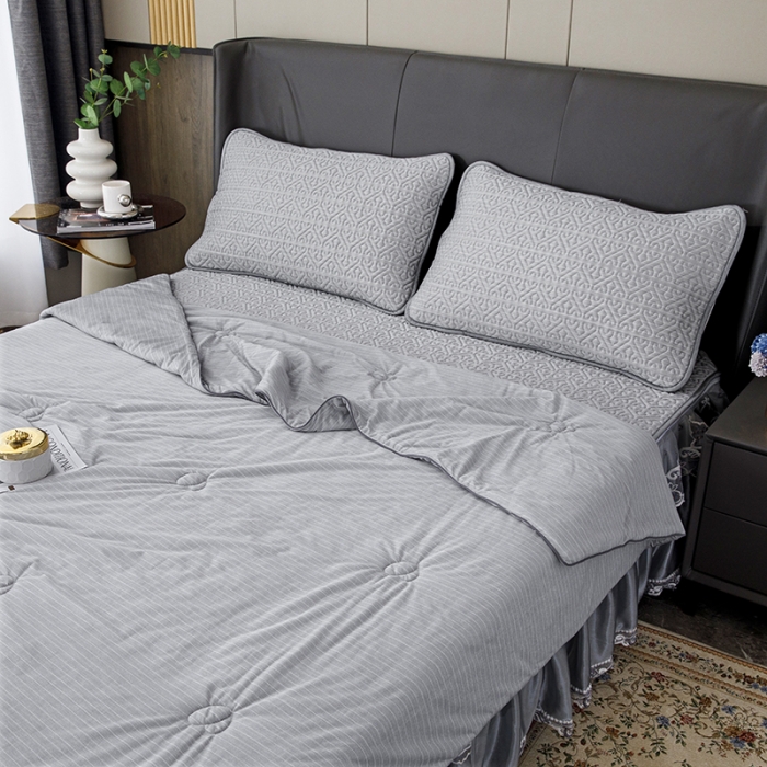 91家纺网 家纺一手货源 找家纺 纽缦2022新款凉感丝乳胶凉席纯色夏被床裙四件套 肌理纹灰色