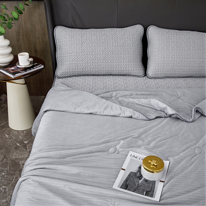 91家纺网 家纺一手货源 找家纺 纽缦2022新款凉感丝乳胶凉席纯色夏被床裙四件套 肌理纹灰色