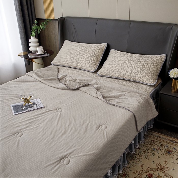 91家纺网 家纺一手货源 找家纺 纽缦2022新款凉感丝乳胶凉席纯色夏被床裙四件套 肌理纹咖色