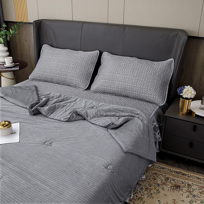 91家纺网 家纺一手货源 找家纺 纽缦2022新款凉感丝乳胶凉席纯色夏被床裙四件套 肌理纹深灰