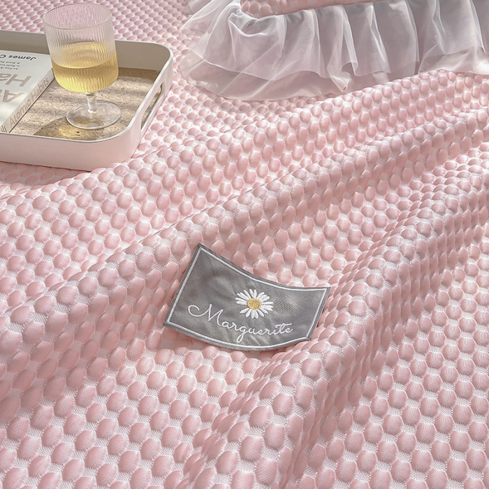 91家纺网 家纺一手货源 找家纺 (总)吾秀冰豆豆席凉感软席床裙公主冰丝席三件套冰凉感豆豆席凉席