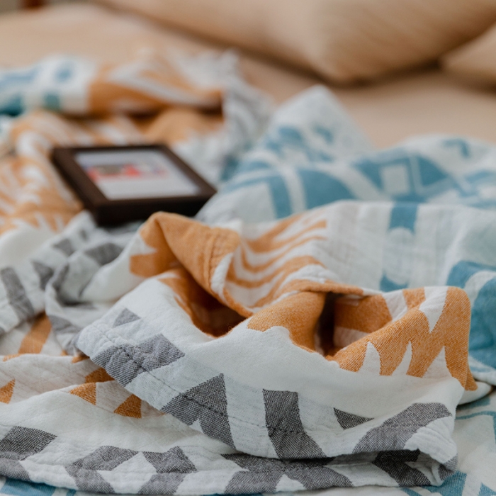 91家纺网 家纺一手货源 找家纺 雯雨 2022新款无印风纱布毛巾被夏被直播 巴洛克黄