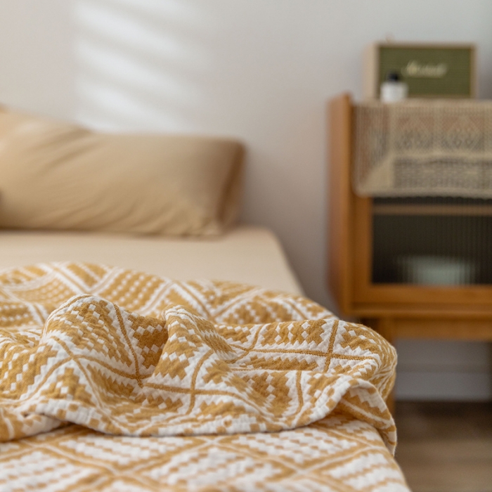 91家纺网 家纺一手货源 找家纺 雯雨 2022新款无印风纱布毛巾被夏被直播方格圆点黄