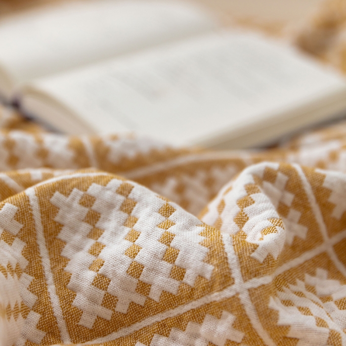 91家纺网 家纺一手货源 找家纺 雯雨 2022新款无印风纱布毛巾被夏被直播方格圆点黄