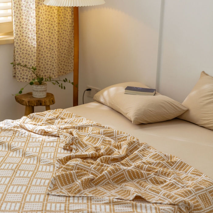 91家纺网 家纺一手货源 找家纺 雯雨 2022新款无印风纱布毛巾被夏被直播方格圆点黄