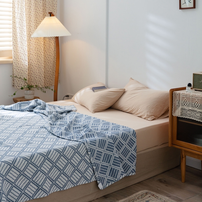 91家纺网 家纺一手货源 找家纺 雯雨 2022新款无印风纱布毛巾被夏被直播方格圆点兰