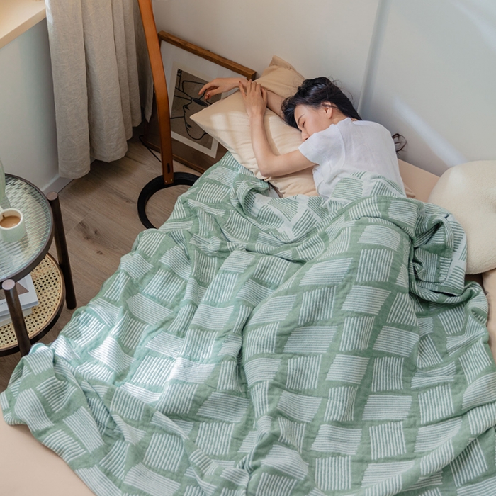 91家纺网 家纺一手货源 找家纺 雯雨 2022新款无印风纱布毛巾被夏被直播平行线绿