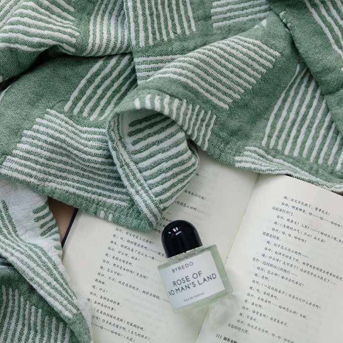 91家纺网 家纺一手货源 找家纺 雯雨 2022新款无印风纱布毛巾被夏被直播平行线绿