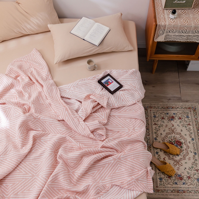 91家纺网 家纺一手货源 找家纺 雯雨 2022新款无印风纱布毛巾被夏被直播 三角粉