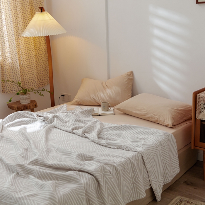 91家纺网 家纺一手货源 找家纺 雯雨 2022新款无印风纱布毛巾被夏被直播 三角灰