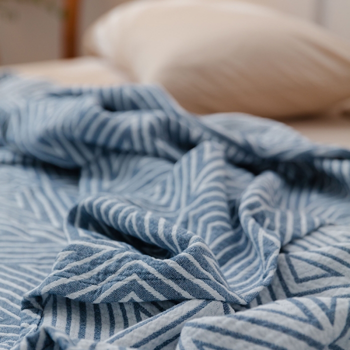 91家纺网 家纺一手货源 找家纺 雯雨 2022新款无印风纱布毛巾被夏被直播 三角兰