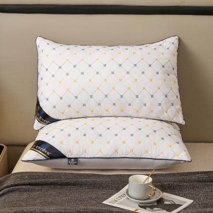 91家纺网 家纺一手货源 找家纺 （总）皇家乳胶体验馆2023新款满天星酒店风格枕 扭花