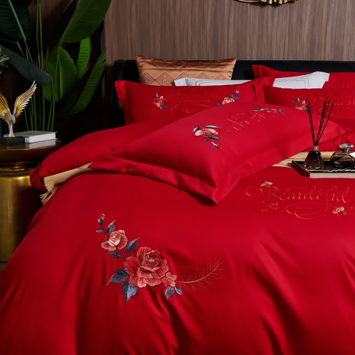 91家纺网 家纺一手货源 找家纺 优姿 2022新款100支长绒棉绣花四件套—花叶倾城-大红