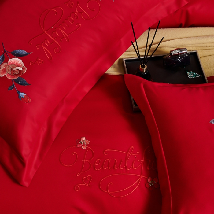 91家纺网 家纺一手货源 找家纺 优姿 2022新款100支长绒棉绣花四件套—花叶倾城-大红