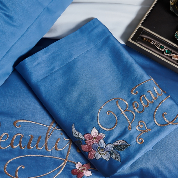 91家纺网 家纺一手货源 找家纺 优姿 2022新款100支长绒棉绣花四件套—花叶倾城-蓝色