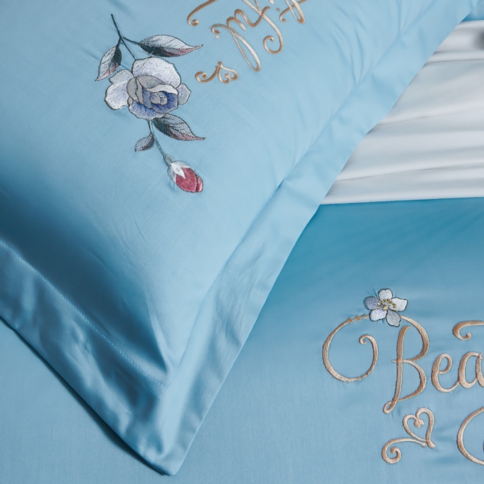 91家纺网 家纺一手货源 找家纺 优姿 2022新款100支长绒棉绣花四件套—花叶倾城-浅蓝