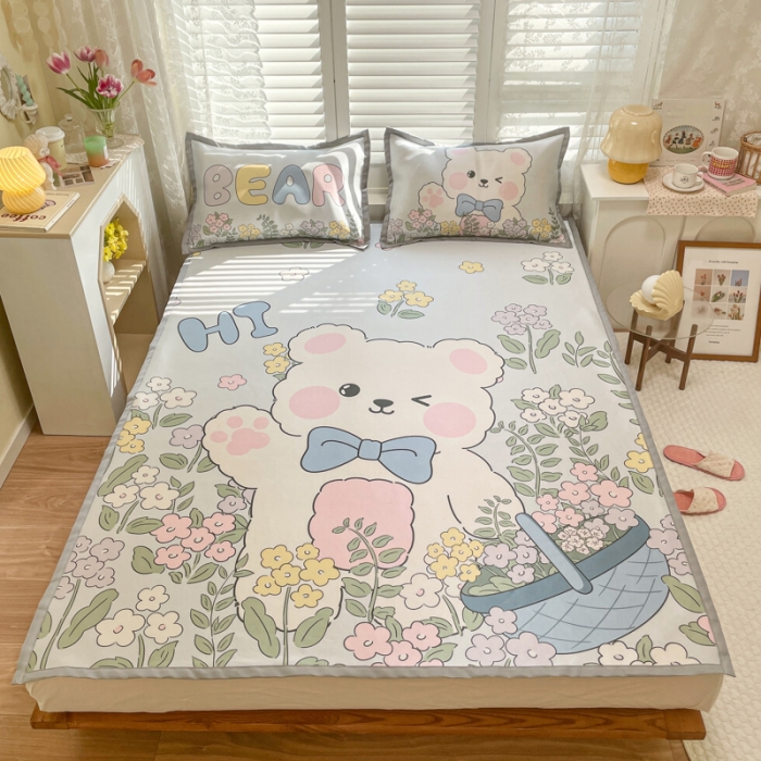 91家纺网 家纺一手货源 找家纺 柒月家居2022大版碳光冰丝凉席 花园小熊