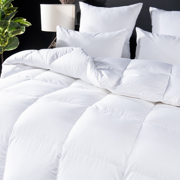 91家纺网 家纺一手货源 找家纺 羽仙子 2023新款120支全棉纯色贡缎白鹅绒被春秋被冬被 白色