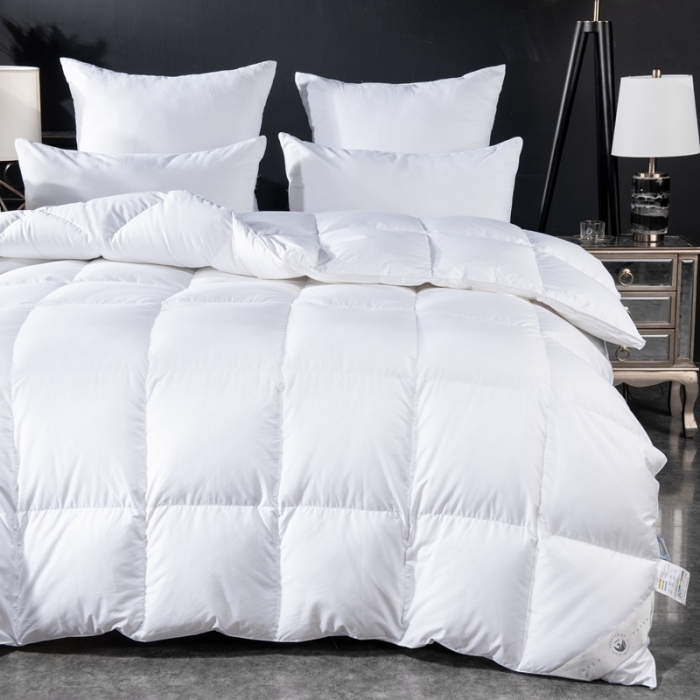 91家纺网 家纺一手货源 找家纺 羽仙子 2023新款120支全棉纯色贡缎白鹅绒被春秋被冬被 白色