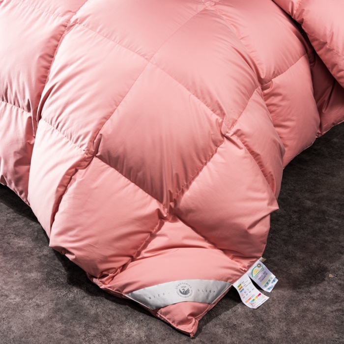 91家纺网 家纺一手货源 找家纺 羽仙子 2023新款120支全棉纯色贡缎白鹅绒被春秋被冬被 橙红色