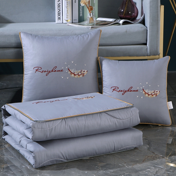 91家纺网 家纺一手货源 找家纺 照世家纺2022新款全棉羽毛款多功能抱枕被 灰色