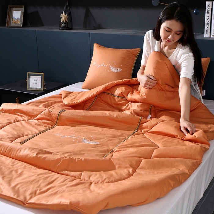 91家纺网 家纺一手货源 找家纺 照世家纺2022新款全棉羽毛款多功能抱枕被 桔黄色