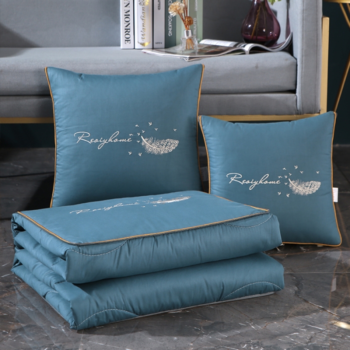 91家纺网 家纺一手货源 找家纺 照世家纺2022新款全棉羽毛款多功能抱枕被 孔雀蓝