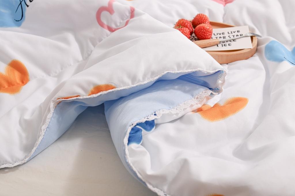 91家纺网 家纺一手货源 找家纺 慕尚 2025新款实拍水洗小花边夏被 彩虹爱心