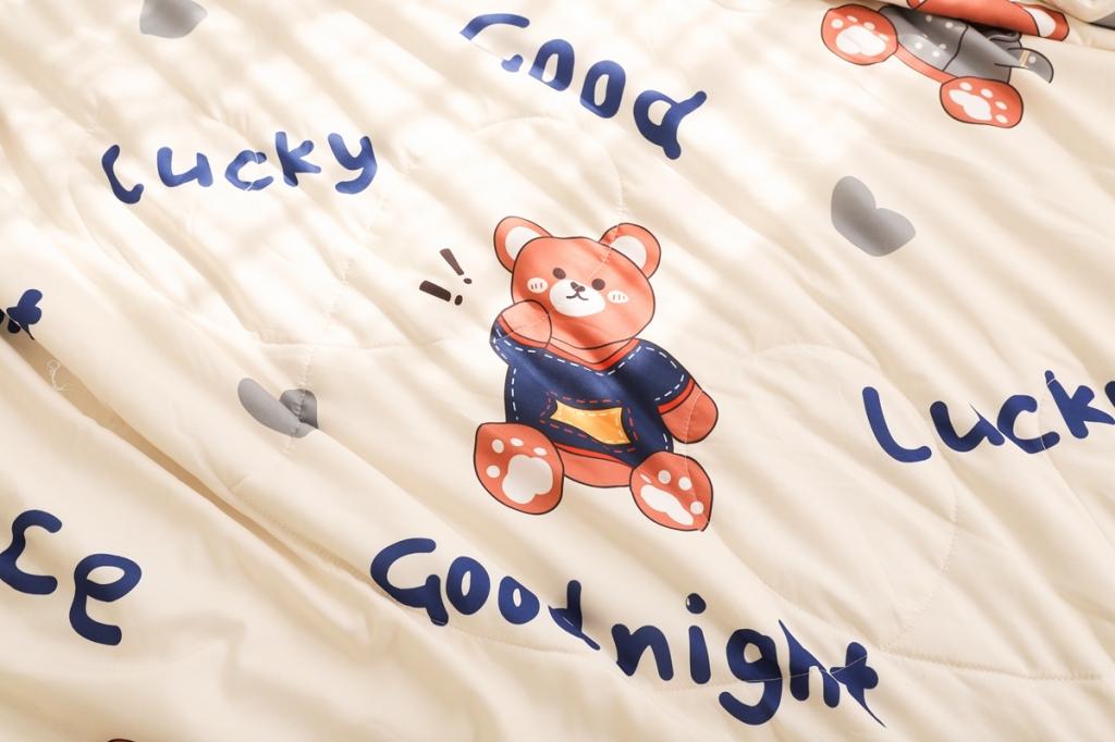 91家纺网 家纺一手货源 找家纺 慕尚 2025新款实拍水洗小花边夏被 超酷熊