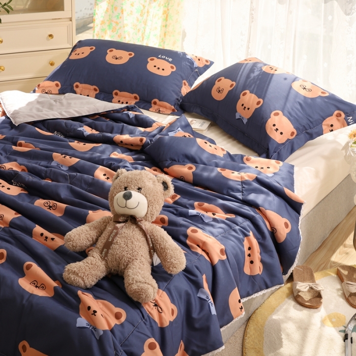 91家纺网 家纺一手货源 找家纺 慕尚 2025新款实拍水洗小花边夏被 小熊先生